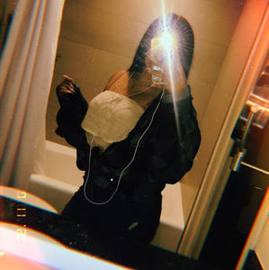 Meet your Posher, Yesenia